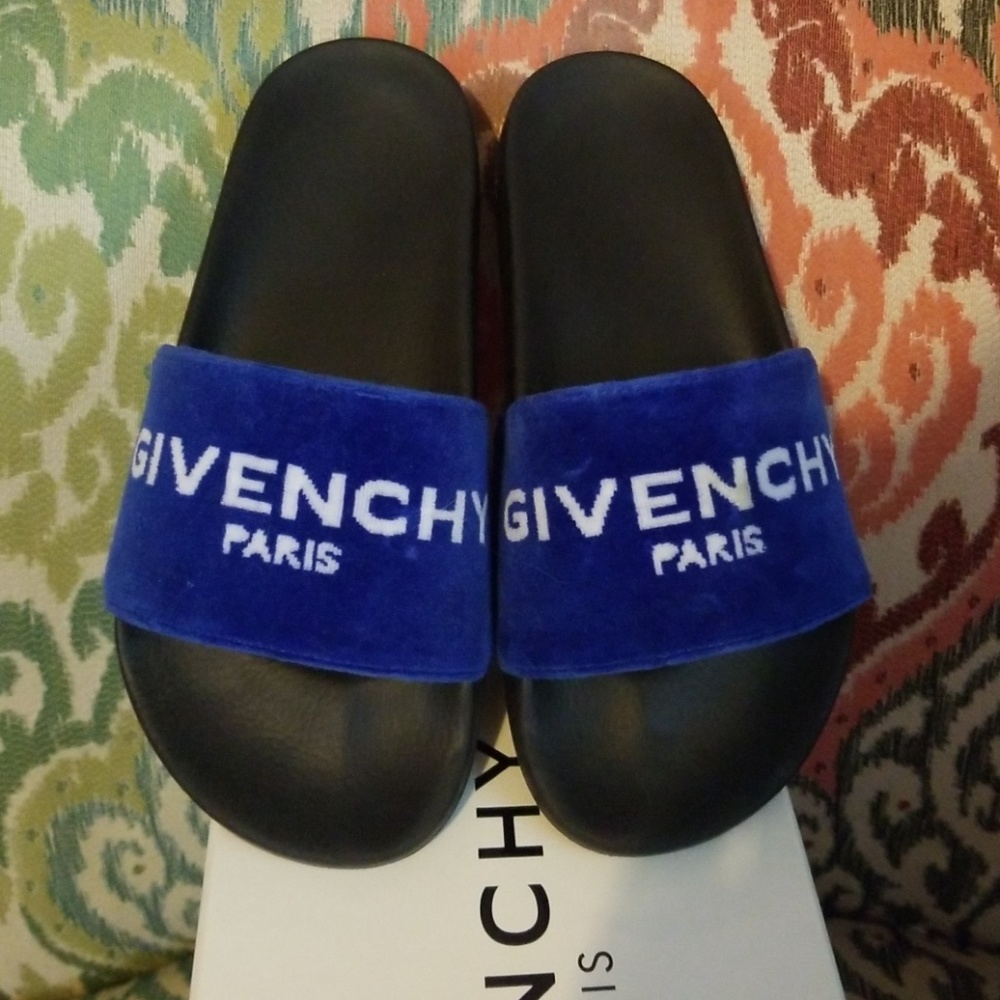 GIVENCHY Slides